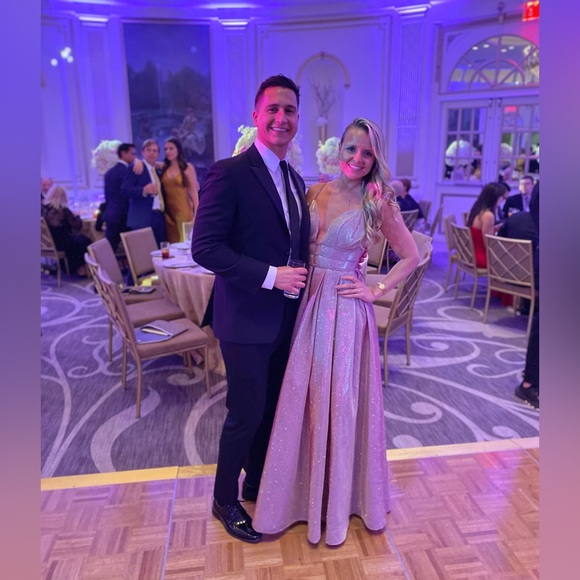 Mac Duggal pleated pink metallic shimmery evening gown - Picture 9 of 9